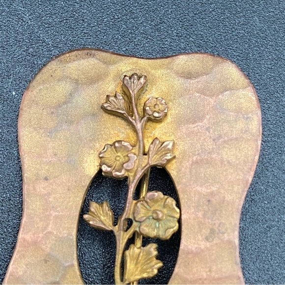 Antique Art Nouveau Brass Thistle Brooch with Citrine Colored Cabochon - Picture 9 of 10